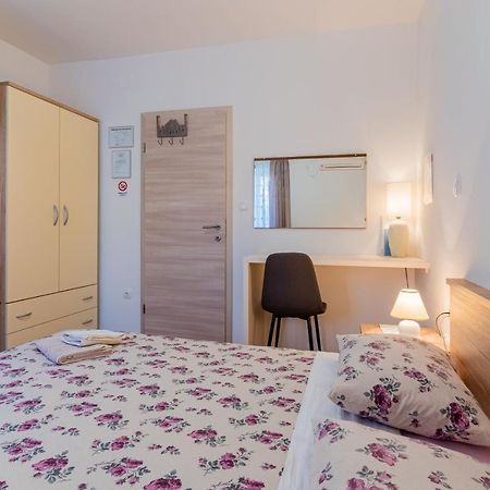 Room Laudina Cres Exterior foto